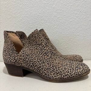 Lucky Brand Baley 2 Booties Leopard Animal Print Slip On Ankle Boot Sz 9 / 40